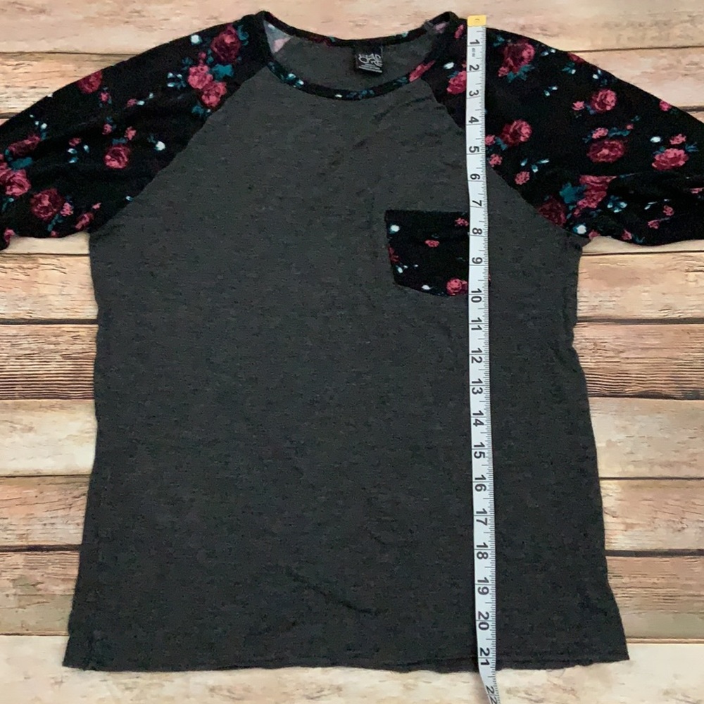 Empyre Raglan Tee - Picture 4 of 6